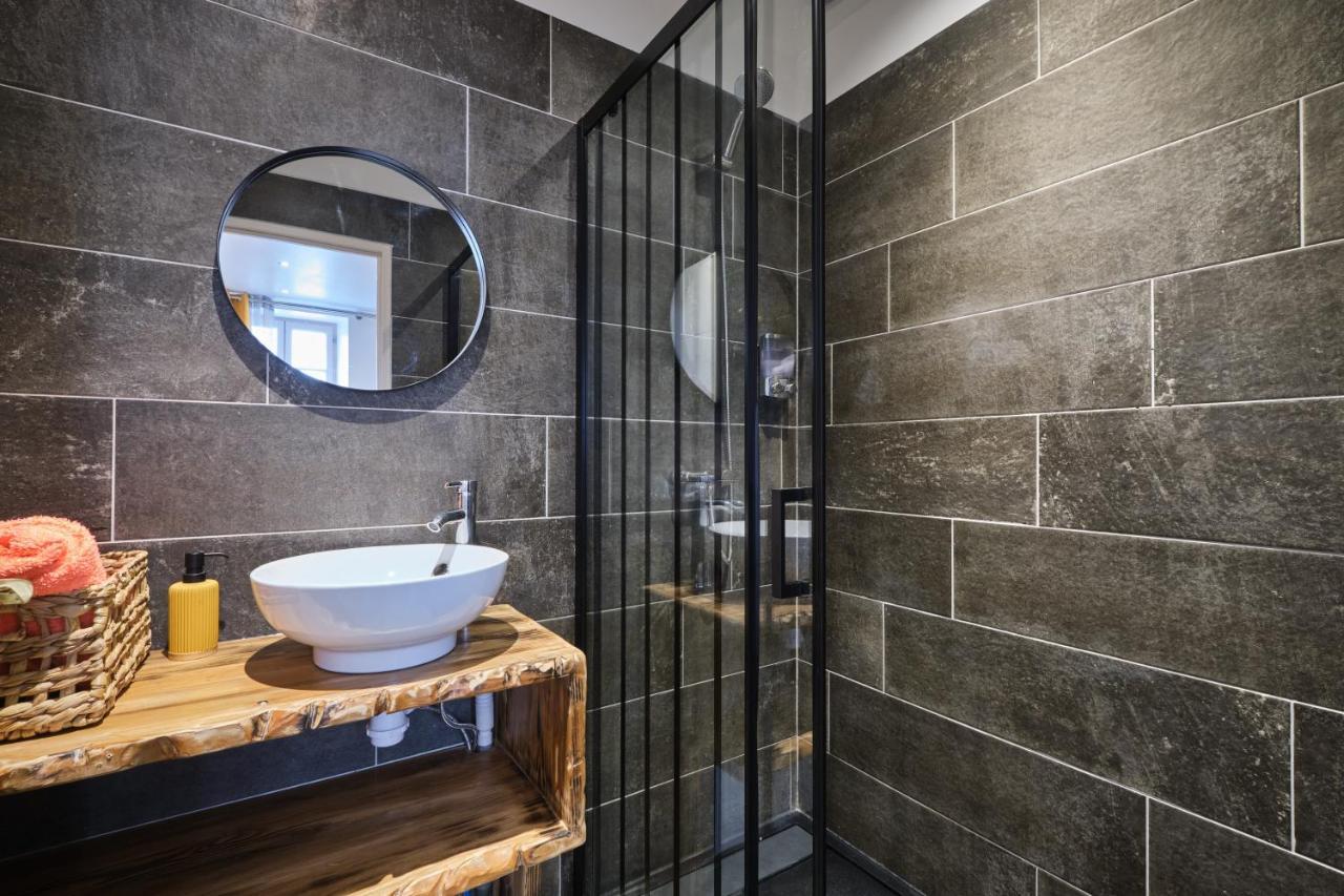 Place Carnot - Studio Tout Equipe Avec Jacuzzi Proche Toutes Commodites Carcassonne Exterior foto