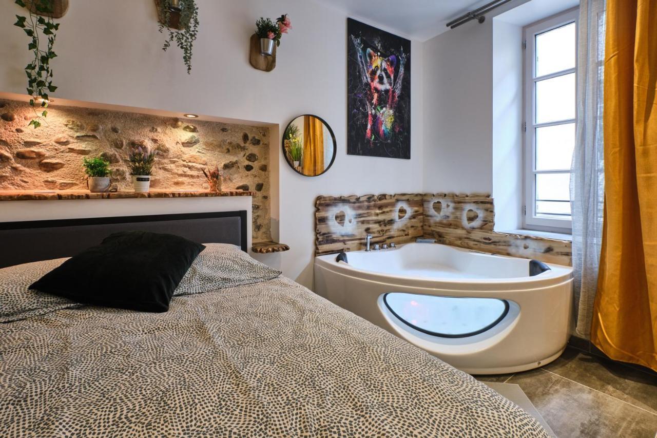 Place Carnot - Studio Tout Equipe Avec Jacuzzi Proche Toutes Commodites Carcassonne Exterior foto
